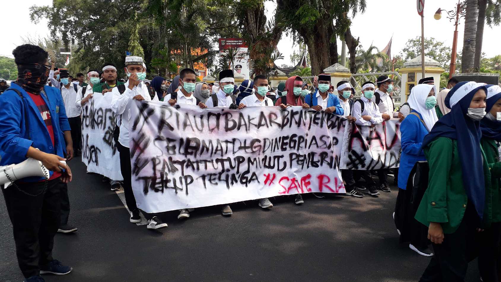 Aliansi BEM Sumbar Gelar Aksi Karhutla Di Kantor Gubernur