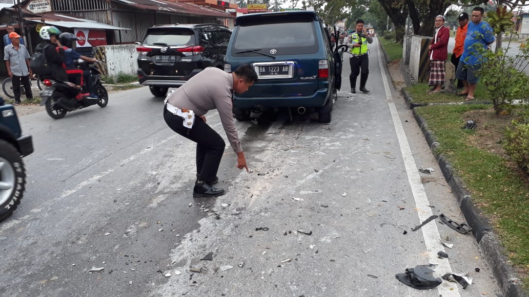 Tabrak Truk Pengemudi LGX Alami Kritis