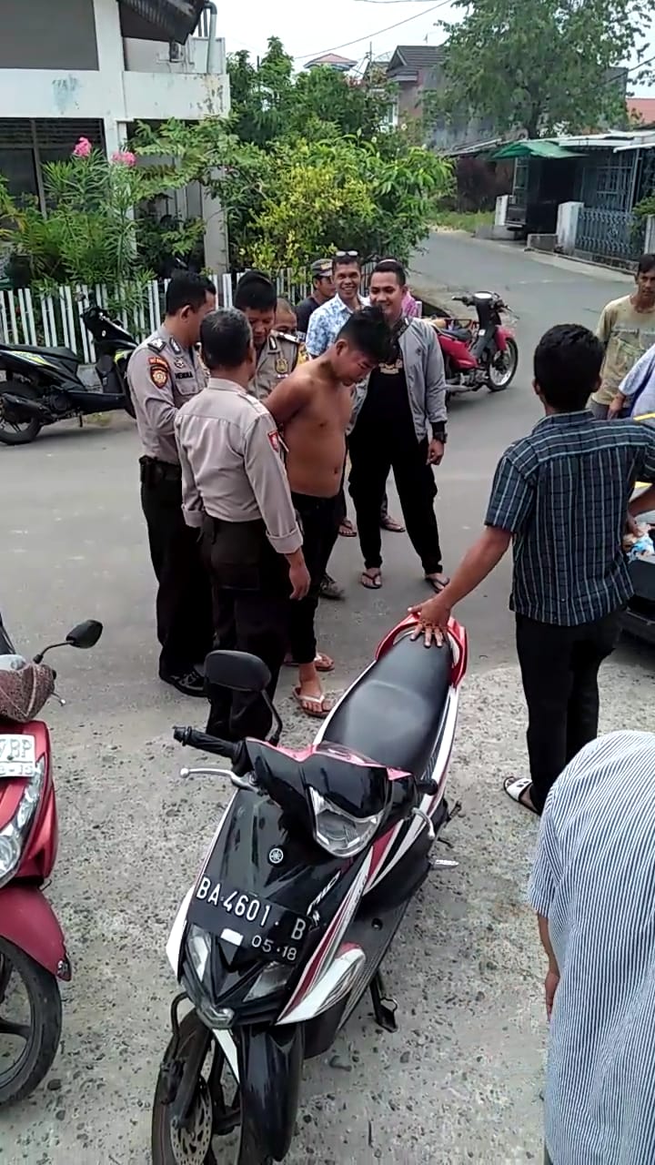 Tertangkap Tangan, Pelaku Pencurian Dihajar Massa