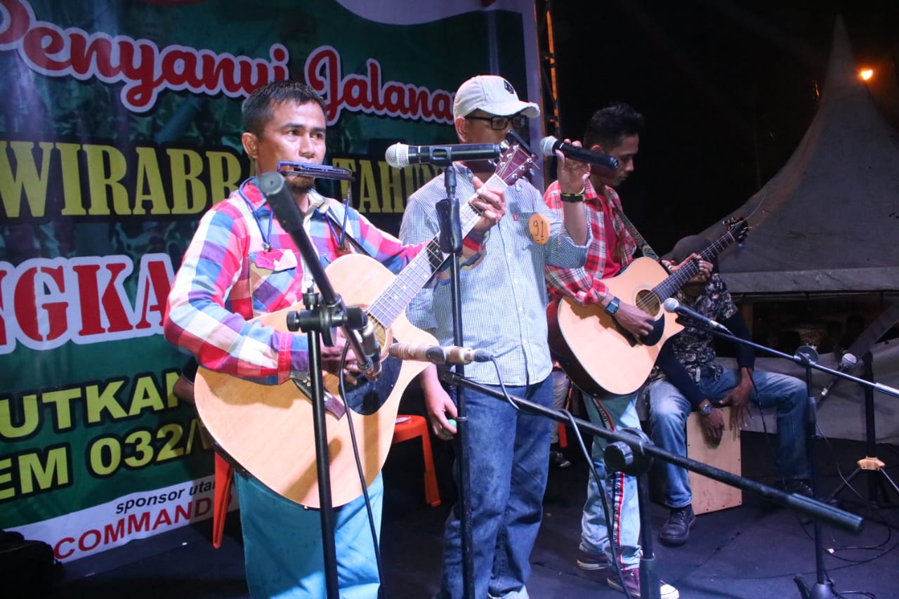 Beri Ruang Kreativitas KOREM 032/WBR Gelar Lomba Penyanyi Jalanan