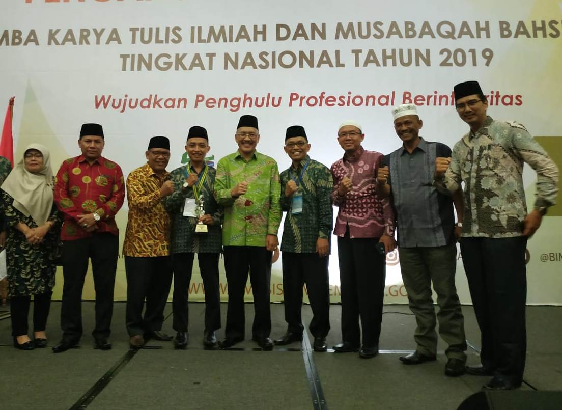 Kegigihan Antarkan Penghulu Sumbar Raih Runner UP LKTI Nasional