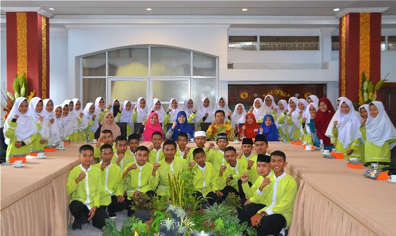 Jadi Tokoh Inspiratif, Kediaman Walikota Padang Dikunjungi Santri Pondok Pesantren Hasanah Islamic Boarding School