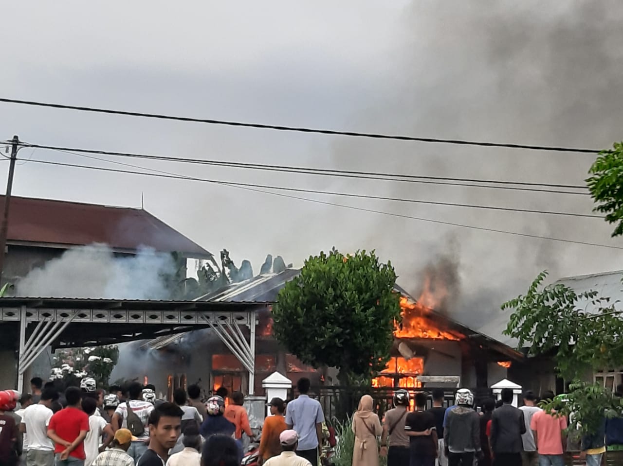 Si Jago Merah Hanguskan Rumah di Lubuk Lintah