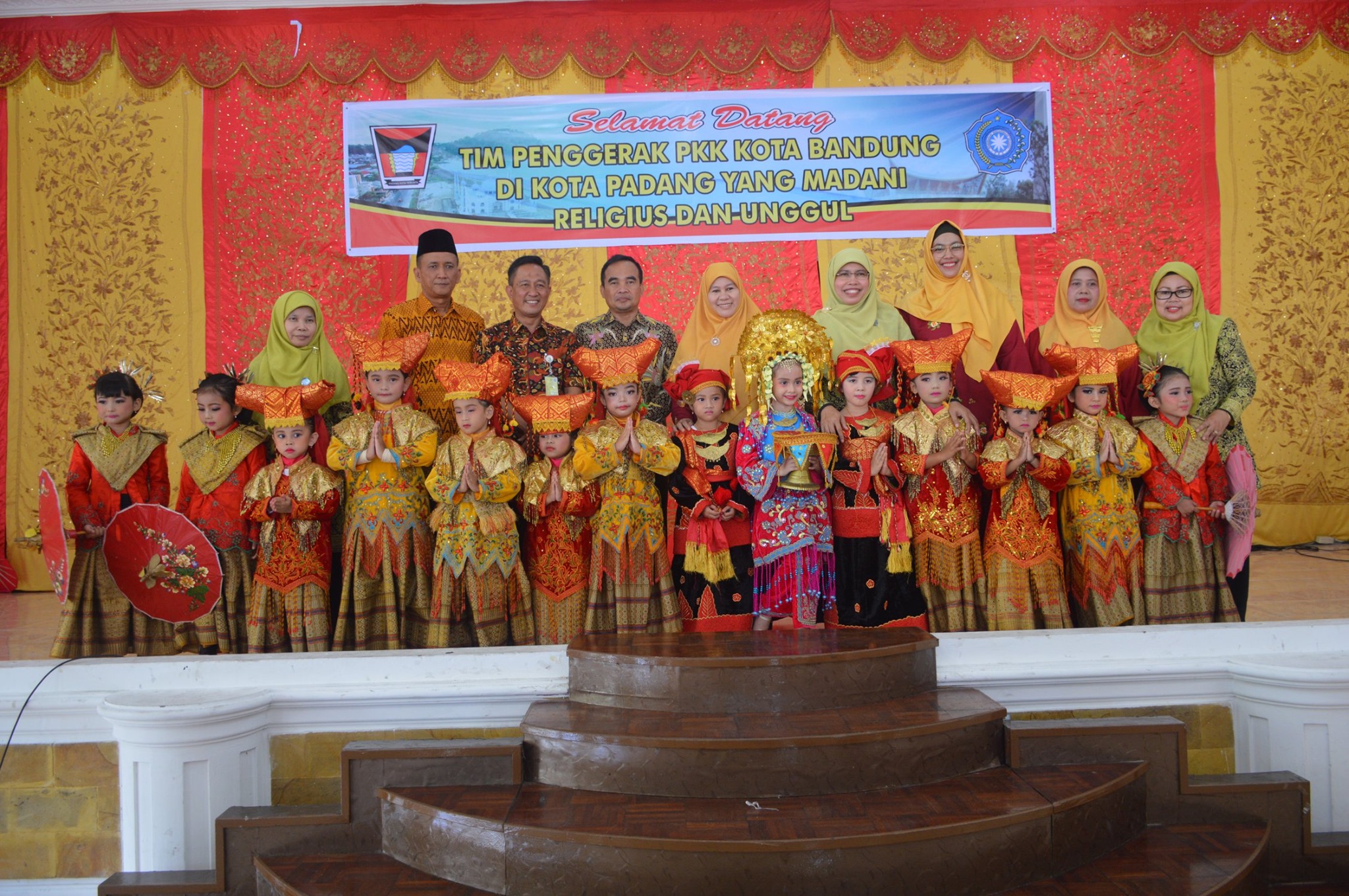 TP PKK Kota Padang Terima Kunjungan TP PKK Kota Bandung
