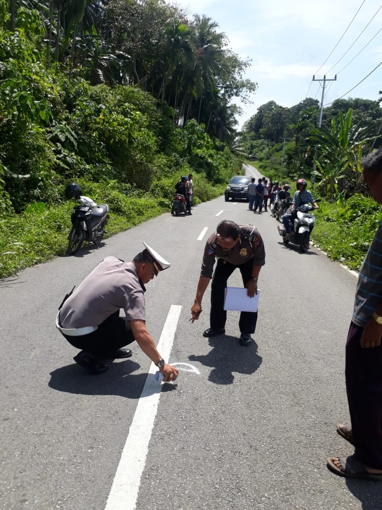 Hilang Kendali, IRT Meregang Nyawa di Jalan Menuju Pantai Air Manis Padang