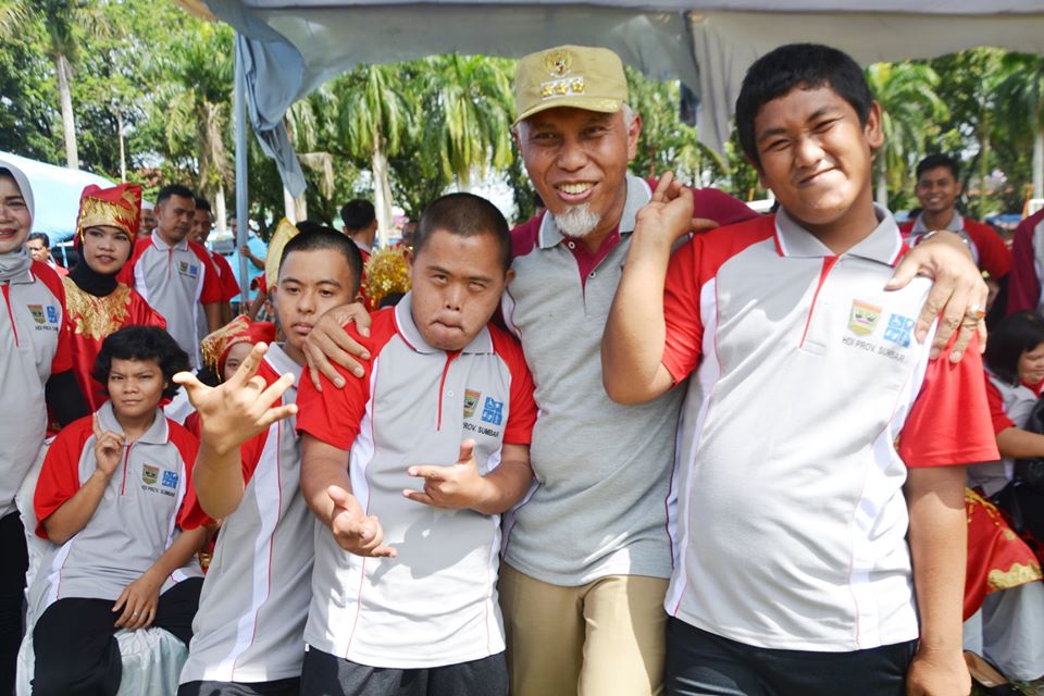 Pada Peringatan Hari Disabilitas Internasional 2019, Walikota Mahyeldi Bercengkrama Dengan Anak Disabilitas Se-Sumbar