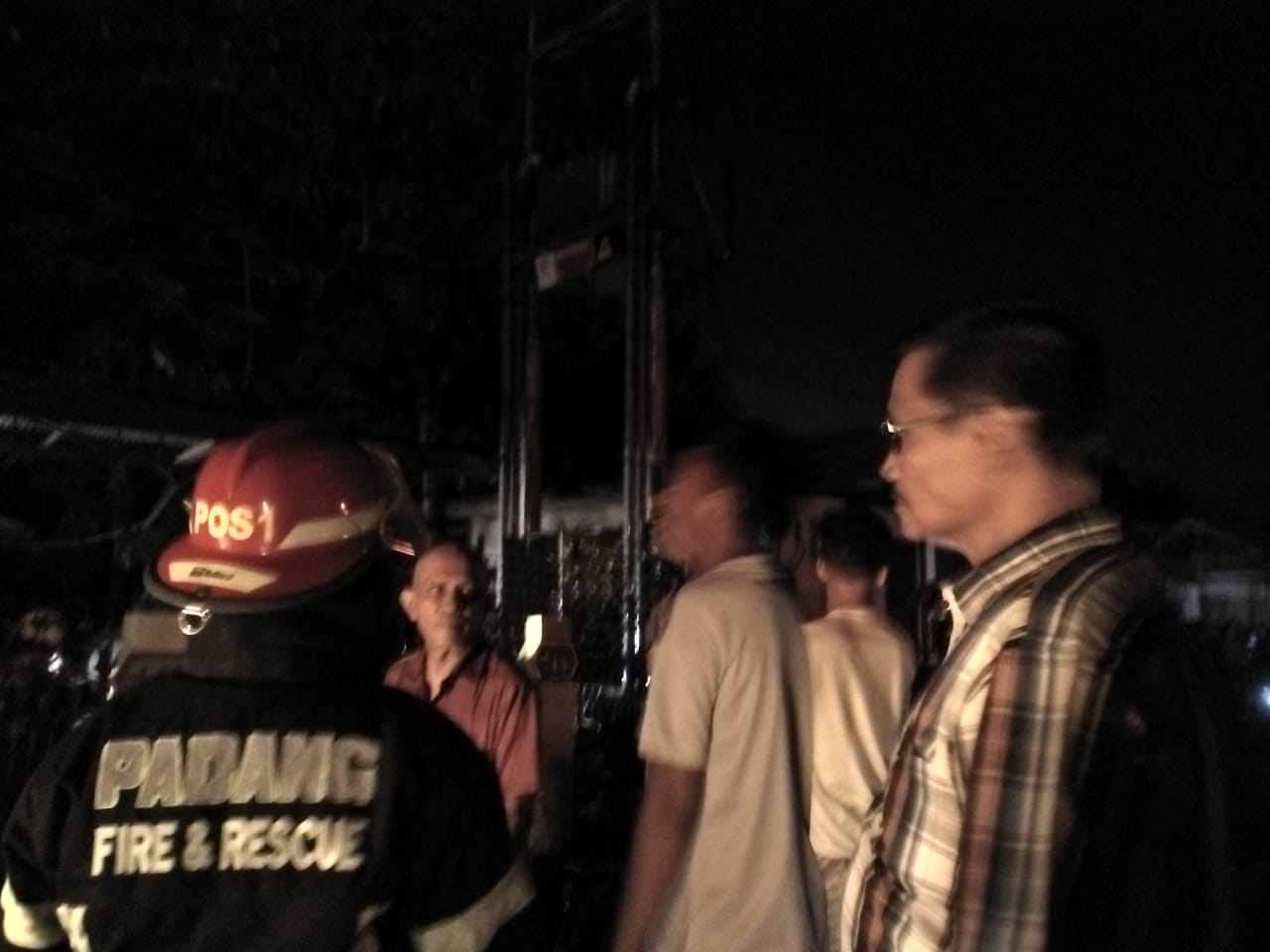 Damkar Padang Tangani 4 Kejadian Dalam Satu Malam