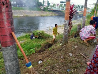 Gotong Royong Memupuk Rasa Persaudaraan