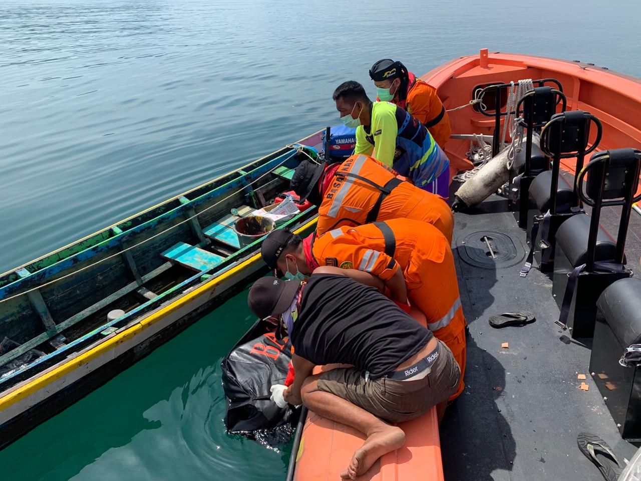 Tiga Hari Hilang, ABK Ditemukan Tewas Mengapung