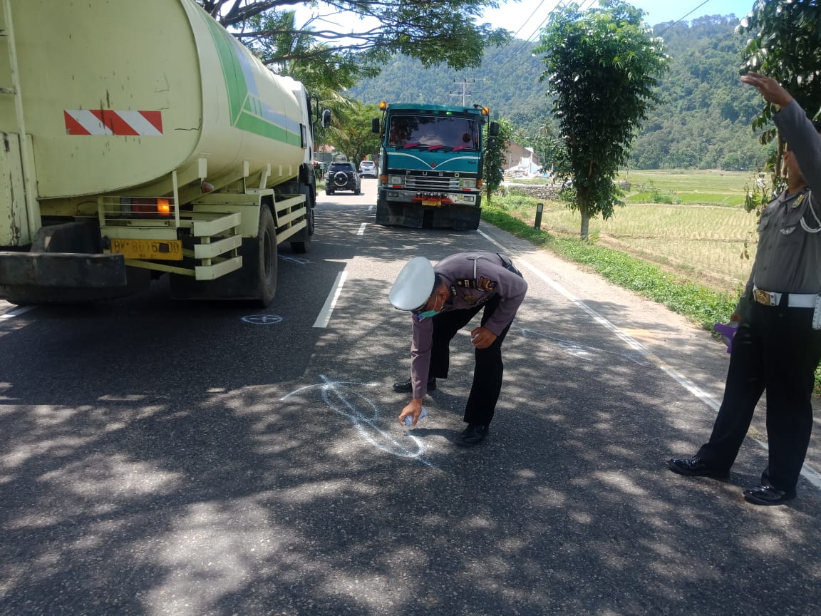 Motor Adu Kambing, Satu Orang Meninggal Dunia, Dua Luka-Luka