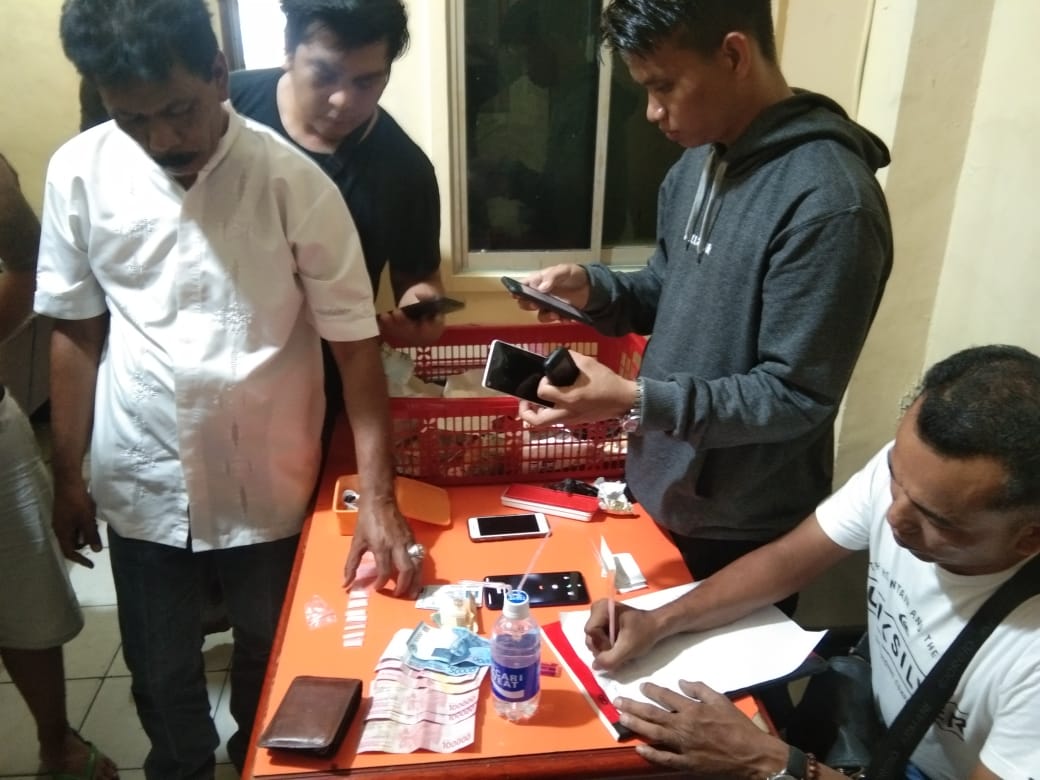 Tengah Asyik Pesta Sabu, Empat Pria Dibekuk Polisi