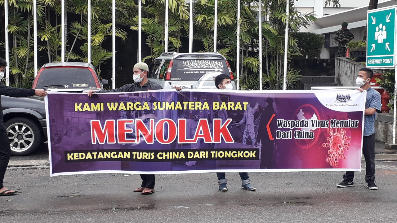 Kesepakatan Tak Diindahkan, FMM Lakukan Aksi Penolakan Turis China di Hotel Mercure