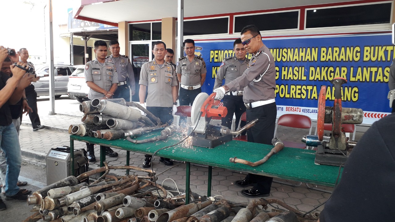 Ratusan Knalpot Racing Hasil Penindakan Dimusnahkan