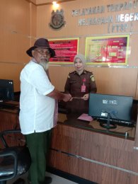 LSM Laporkan Pengelolaan Kolam Renang Ke Kejari Padang