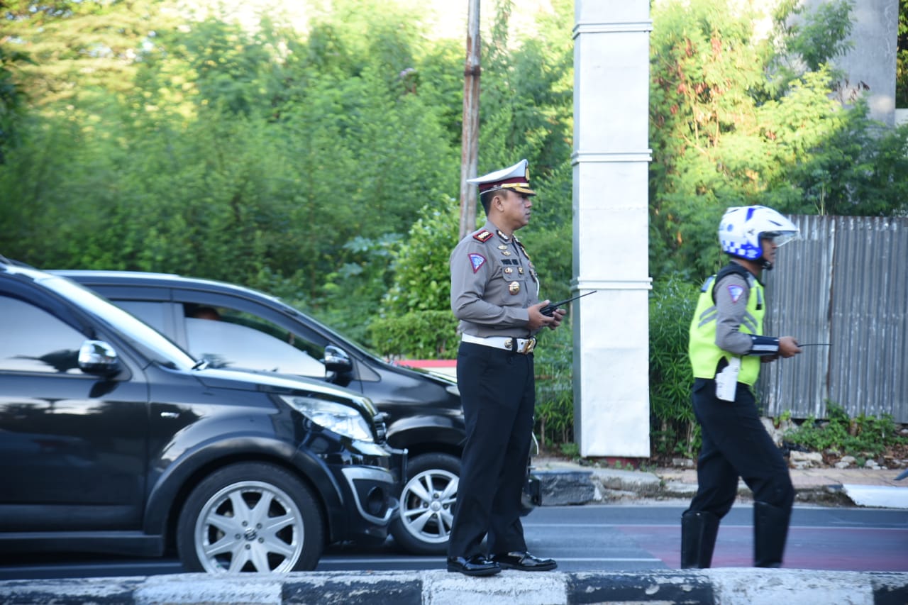 Ciptakan Kamseltibcar Lalu Lintas, Jajaran Lalu Lintas Polda Sumbar Lakukan Pengaturan