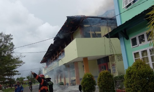 Gedung Pascasarjana UMSB Dilalap Si Jago Merah