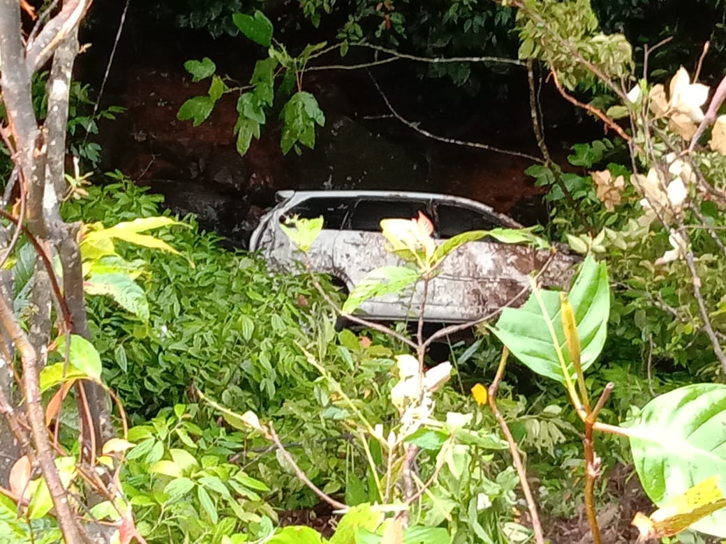 Akibat Tumpahan Minyak, Minibus Terjun Kejurang Panorama II