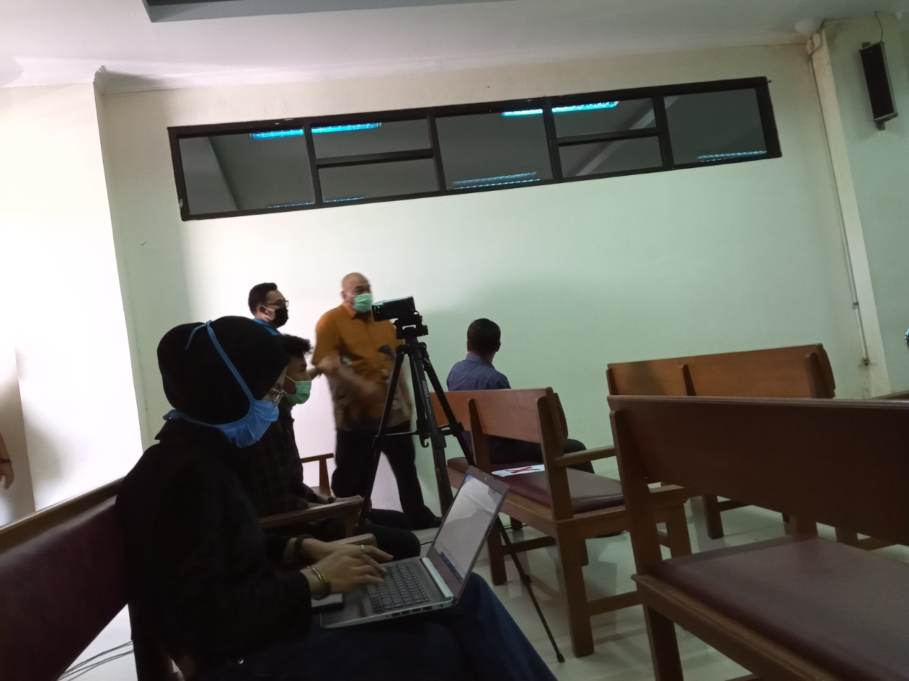 Diduga Memberikan Uang Kepada Bupati Solok Selatan, Bos Dempo Grup Menjalani Sidang Perdana