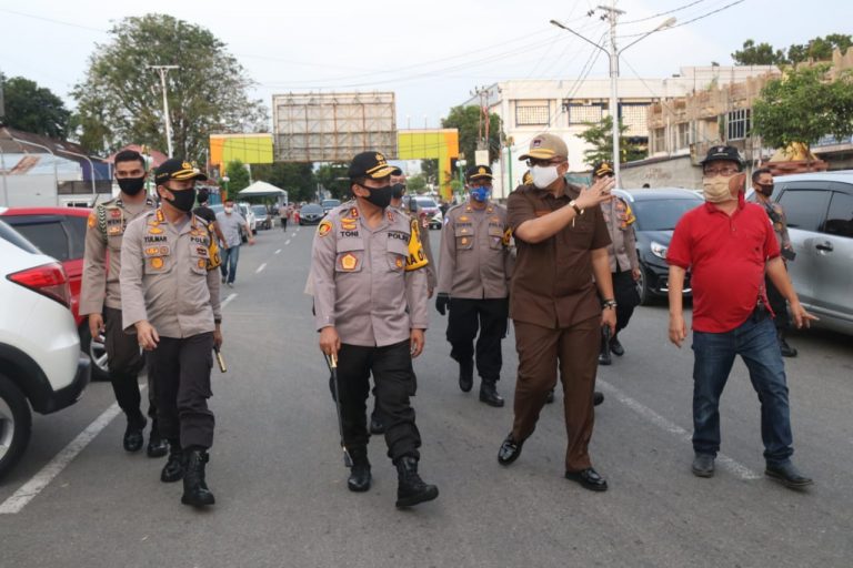 Cek Kesiapan New Normal, Kapolda Sumbar dan Wakapolda Kunjungi Pasar Raya Padang