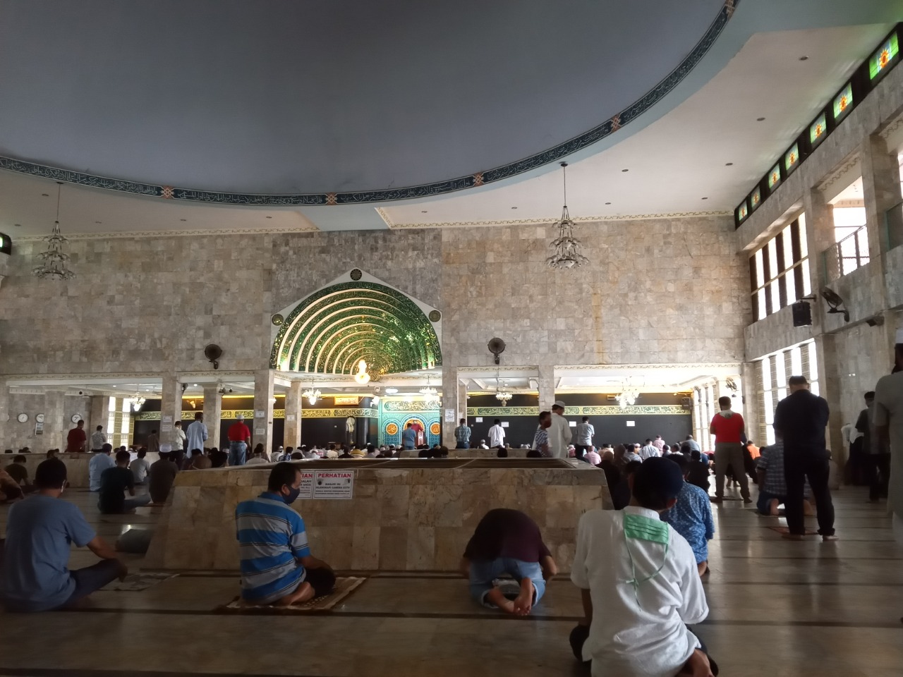 Waspada Covid-19, Masjid Taqwa Muhammdiyah Sedikan 500 Masker dan Mukenah Sekali Pakai