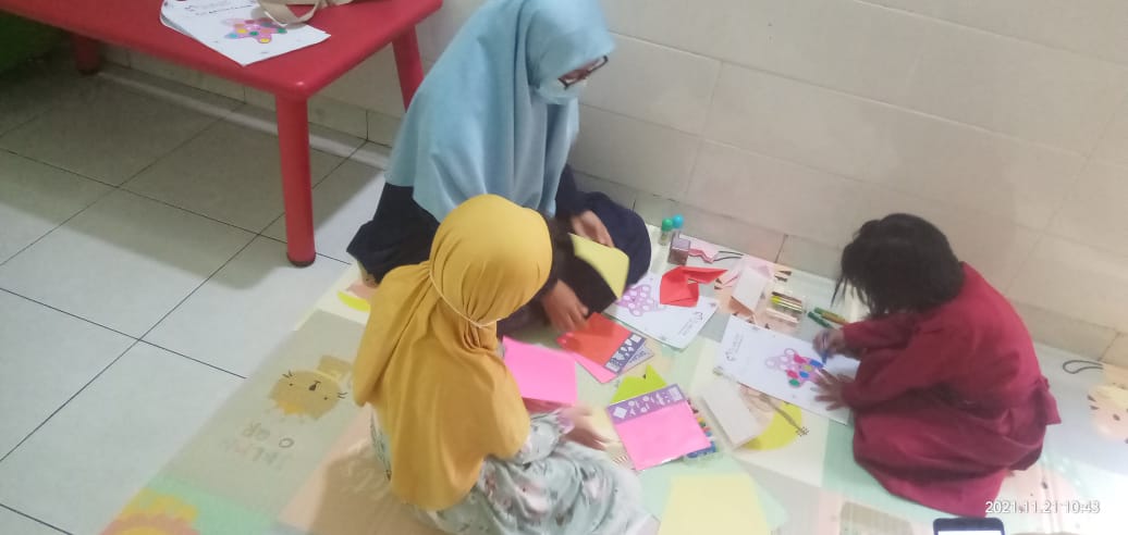 Membentuk Kreativitas di Taman Klinik MLC