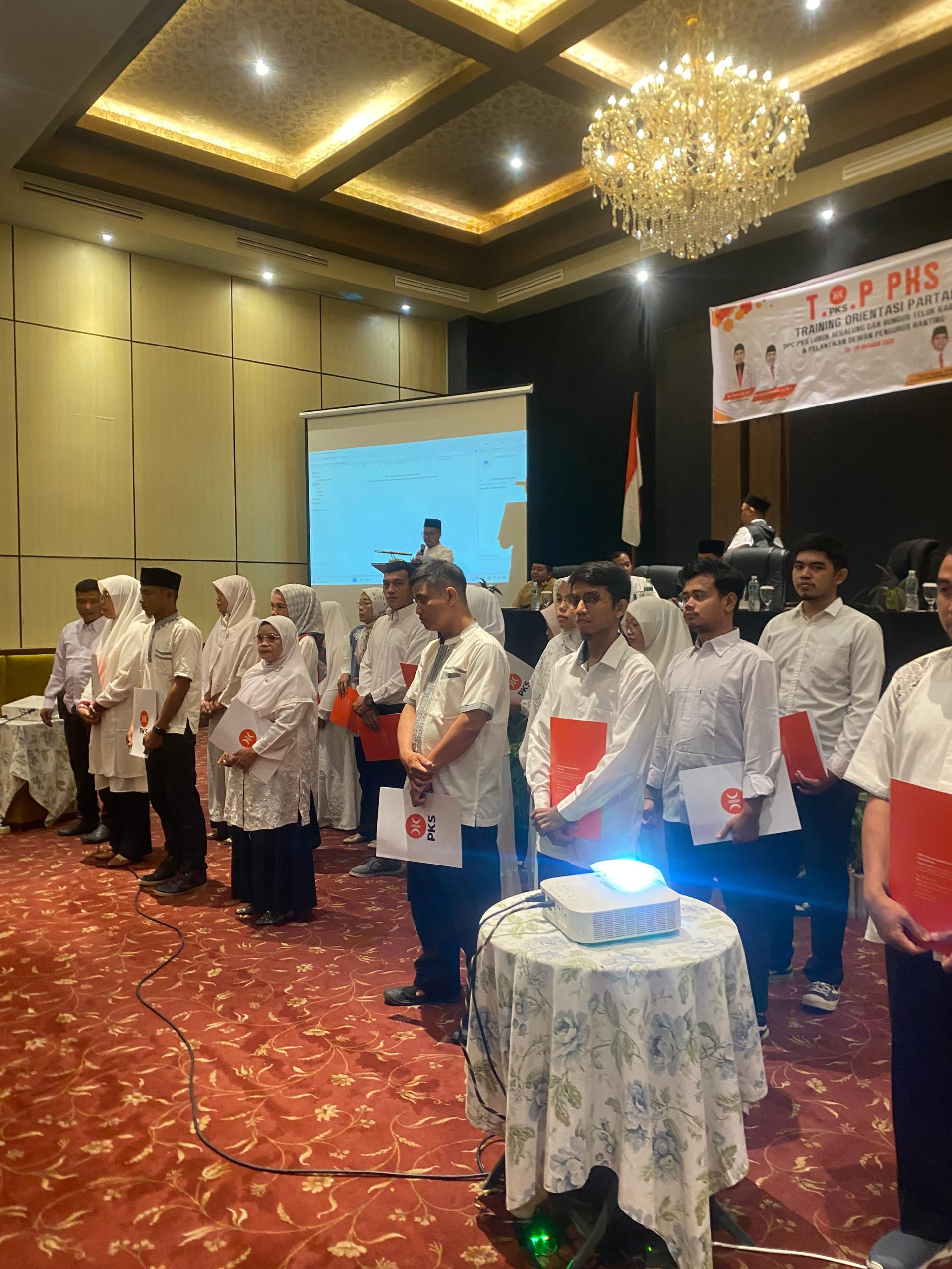Pengurus DPC PKS Lubuk Begalung Resmi Dilantik, Dr. Hendrizal Ajak Kader Perkuat Jaringan Dakwah dan Pelayanan