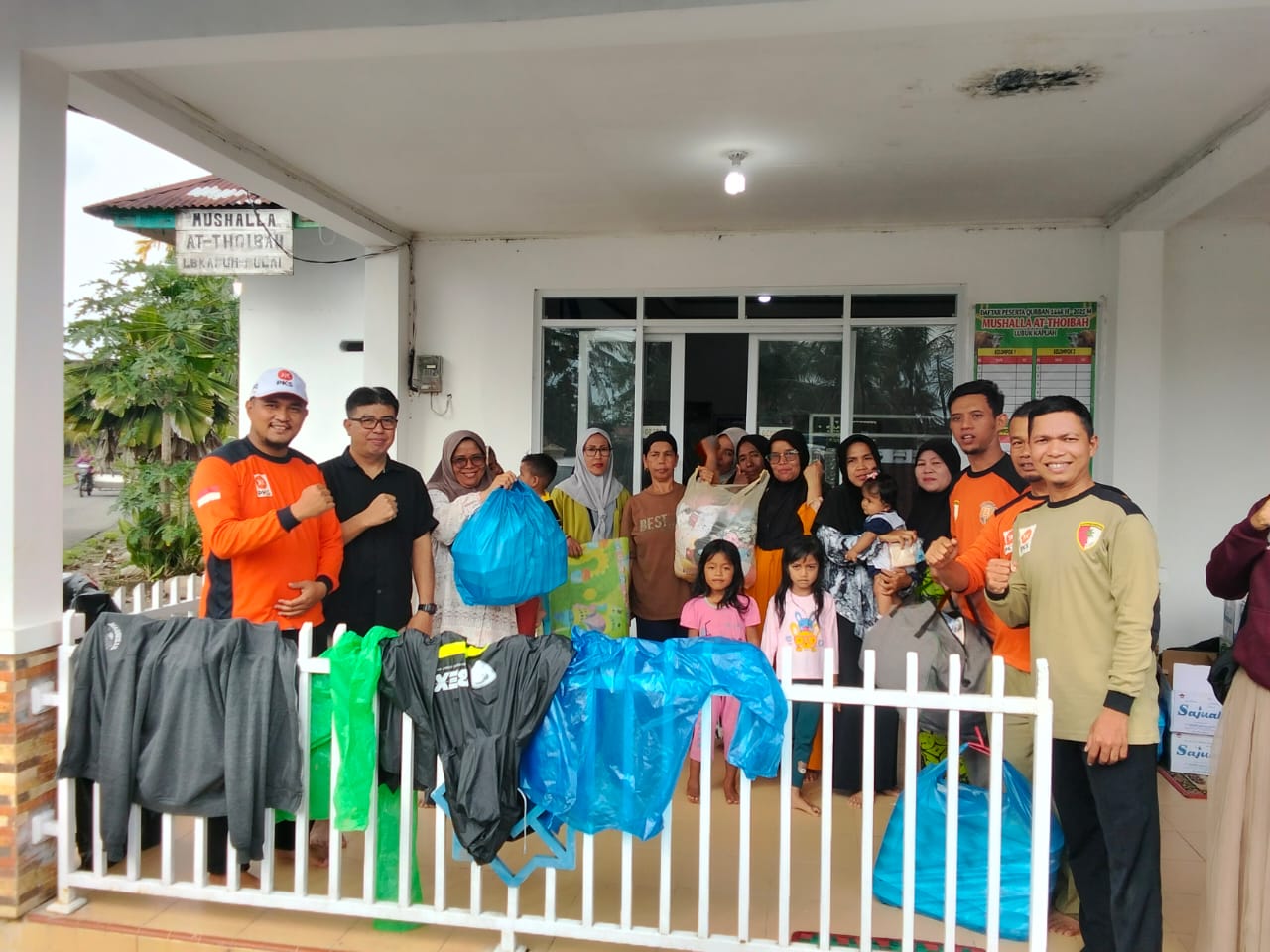 PKS Koto Tangah Gerak Cepat Bantu Bayi, Balita, dan Ibu Hamil di Lokasi Pengungsian