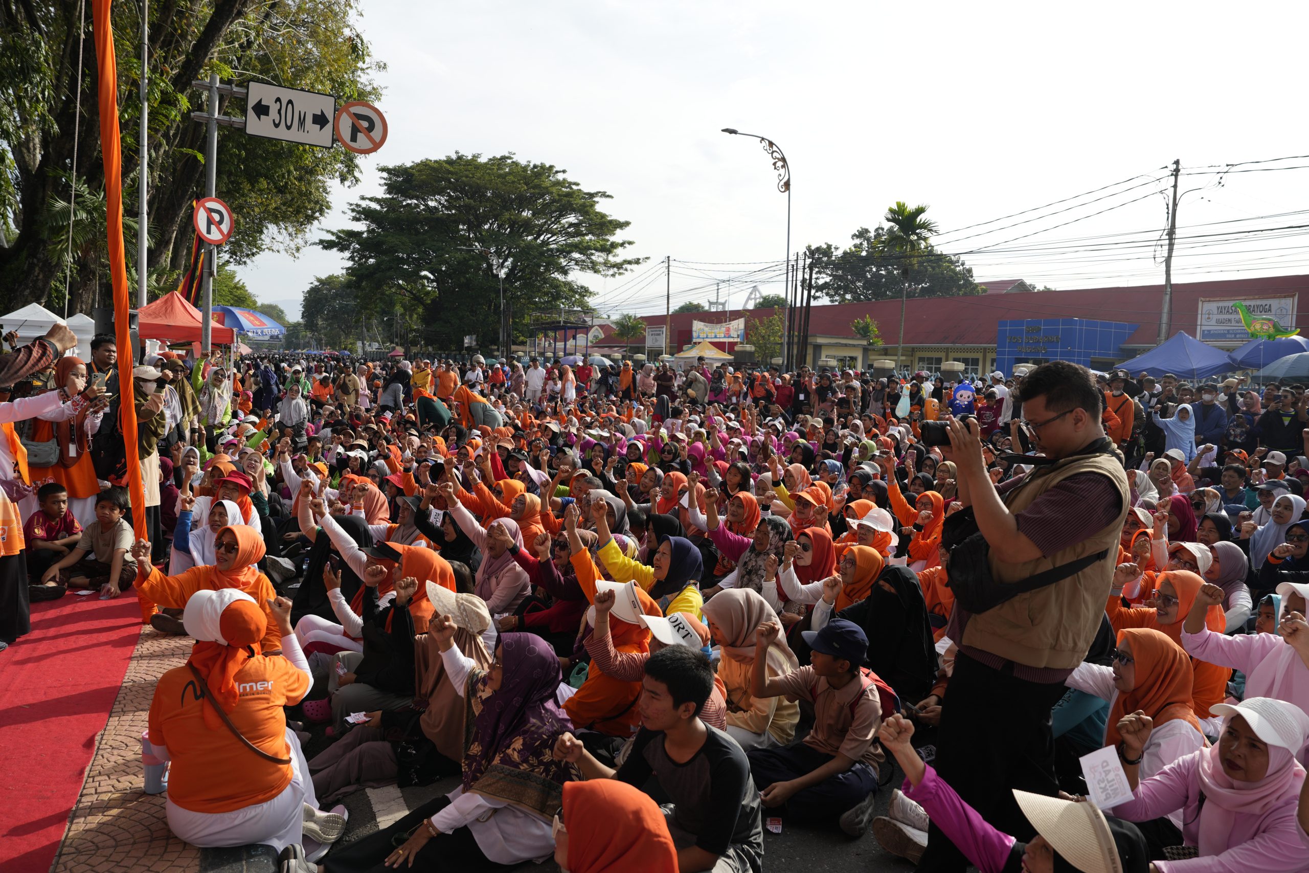 Ribuan Masyarakat Padang Tumpah Ruah di Puncak Milad PKS ke-24